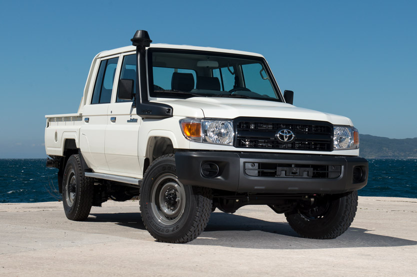 Prices and Specifications for Toyota Land Cruiser 70 PICKUP DC DLX ...